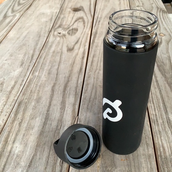 Peloton Glass Water Bottle Black Silicon Cover - Picture 8 of 8
